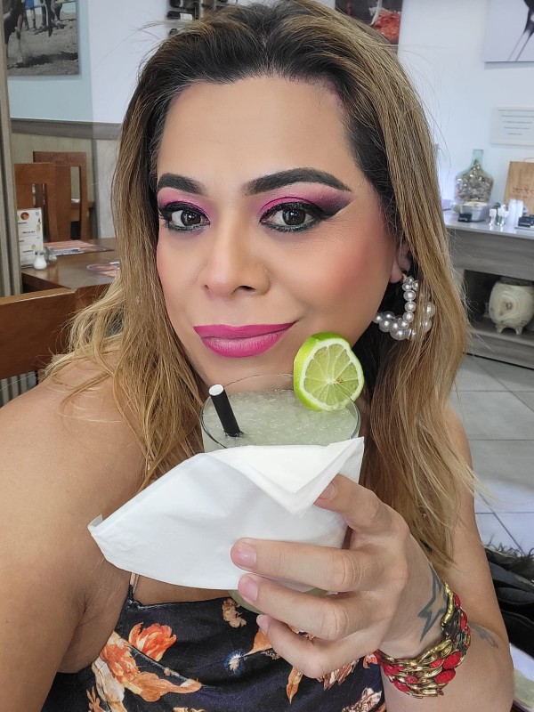CHICA TRANS VIOLETA FERRER!  EL ARTE DEL PLACER EN FUENGIROL MANOS DE SEDA