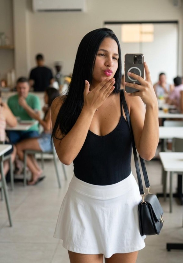 SOFIA JOVENCITA GUAPÍSIMA Y SERVICIAL