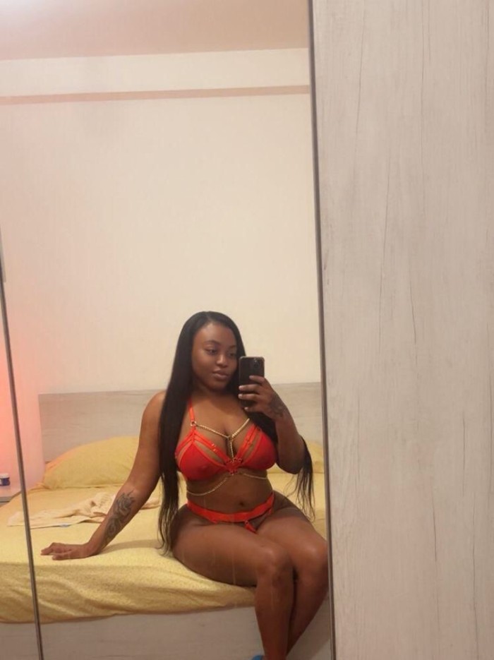 EN PORRIÑO SEXO DURO ANTOJATE DE MI CUERPO