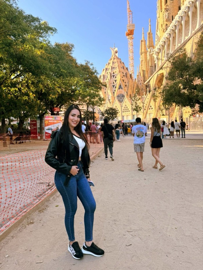 Soy Pamela cachonda y entregada al placer