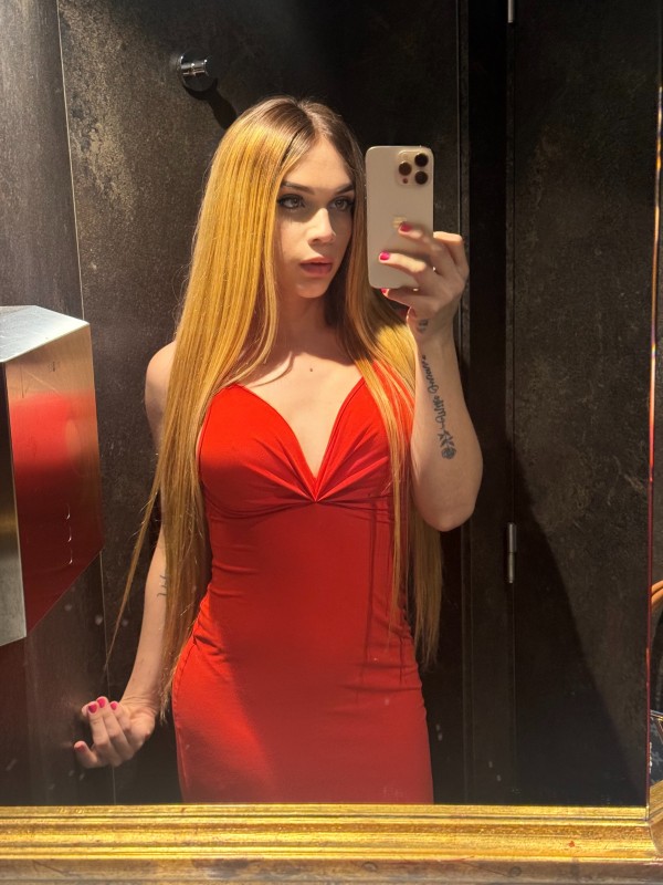 LA MÁS TRAVIESA FEMENINA COLOMBIANA EXÓTICA