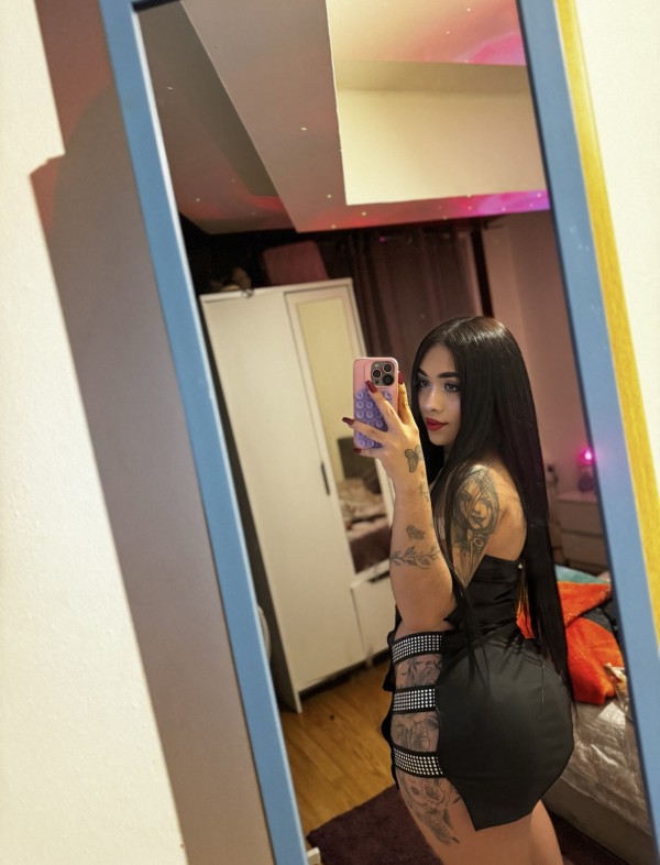 Cloee hermosa trans de 20 añitos complaciente