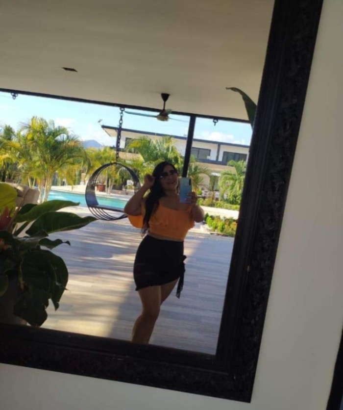 HERMOSA SENSUAL COMPLACIENTE BOMBA DE SEXO