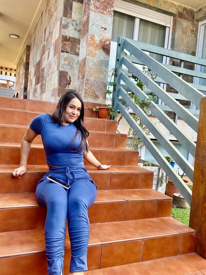 HERMOSA SENSUAL COMPLACIENTE BOMBA DE SEXO