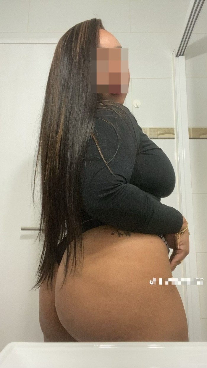 EN IBIZA MORENAZA CACHONDA ARDIENTE