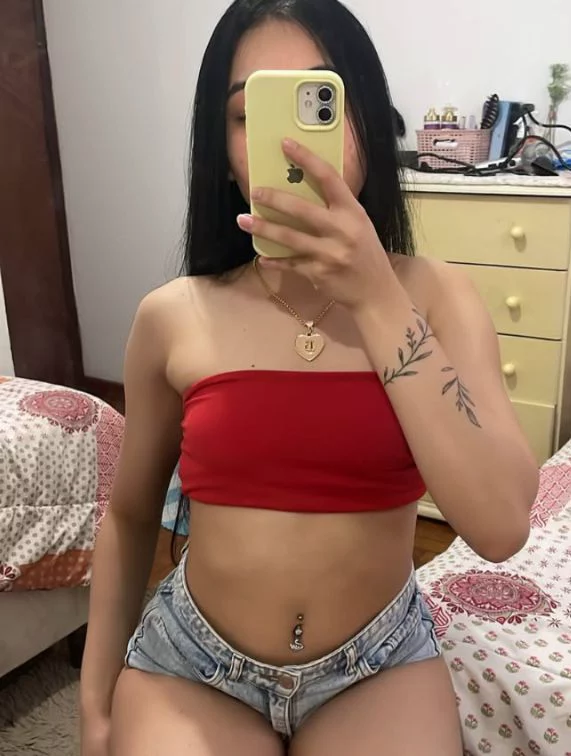 HERMOSA Y CALIENTE CON MUCHAS GANSS DE DIVERTIRSE