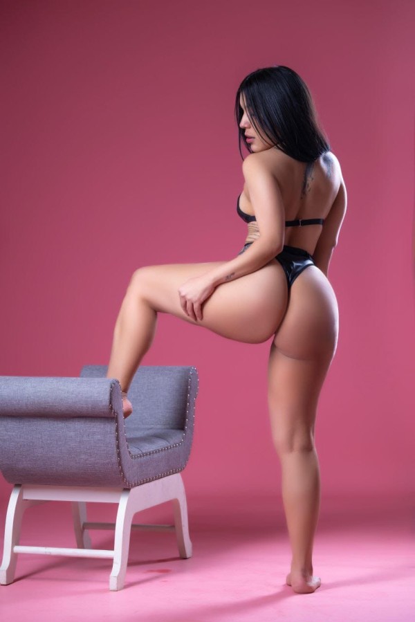 Chica sexy guarra fiestera