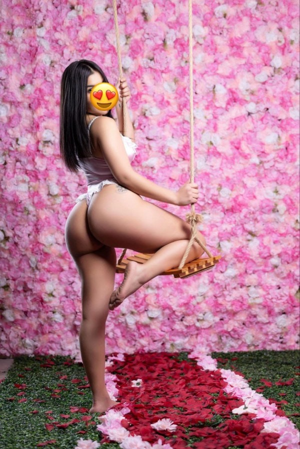 Chica sexy guarra fiestera