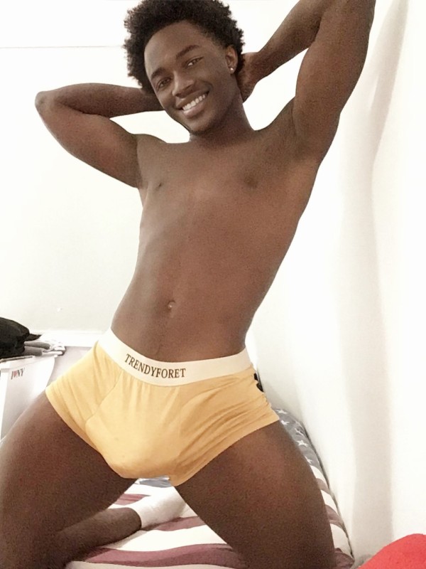 JOVENCITO 19 AÑOS COLOMBIANO RICO PARA QUE DISFRUTES. BENIDORM ZONA GUIRI