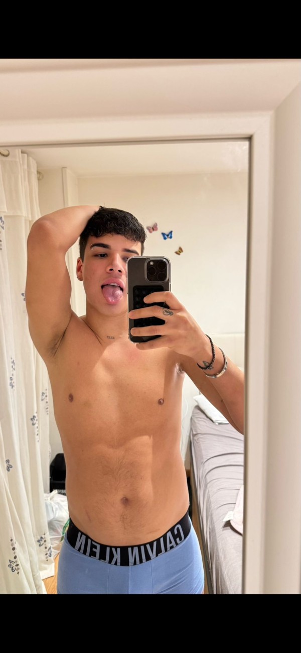 Chico Twink Latino en Santander disponible 24horas