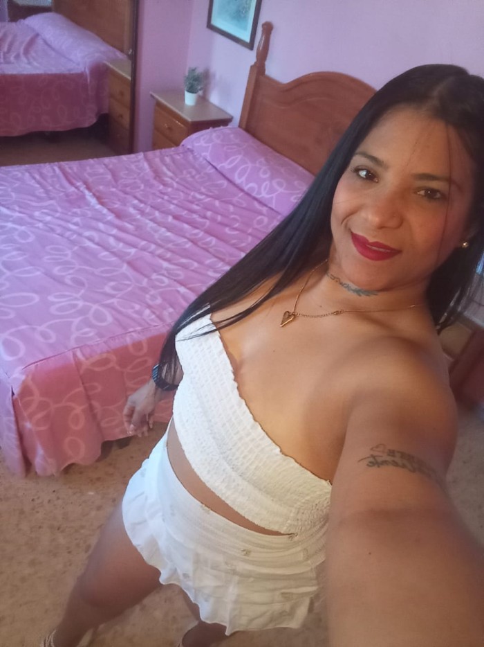 NOVEDAD ALONDRA! CACHONDA APASIONADA FIESTERA EN AMPURIA BRAVA 24H