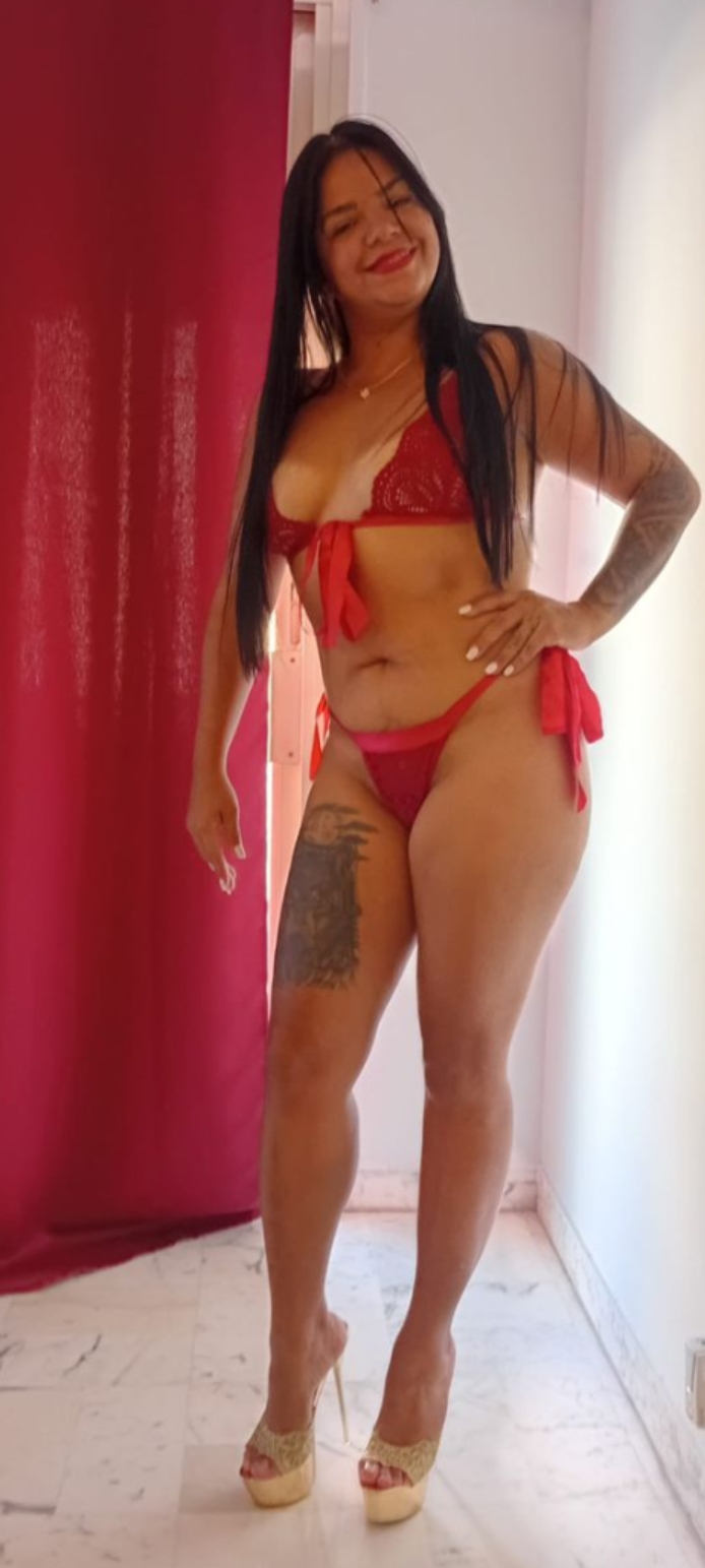 rubi caliente guapa juguetona cariñosa viciosa SALIDAS COPA GRATIS EN VIC