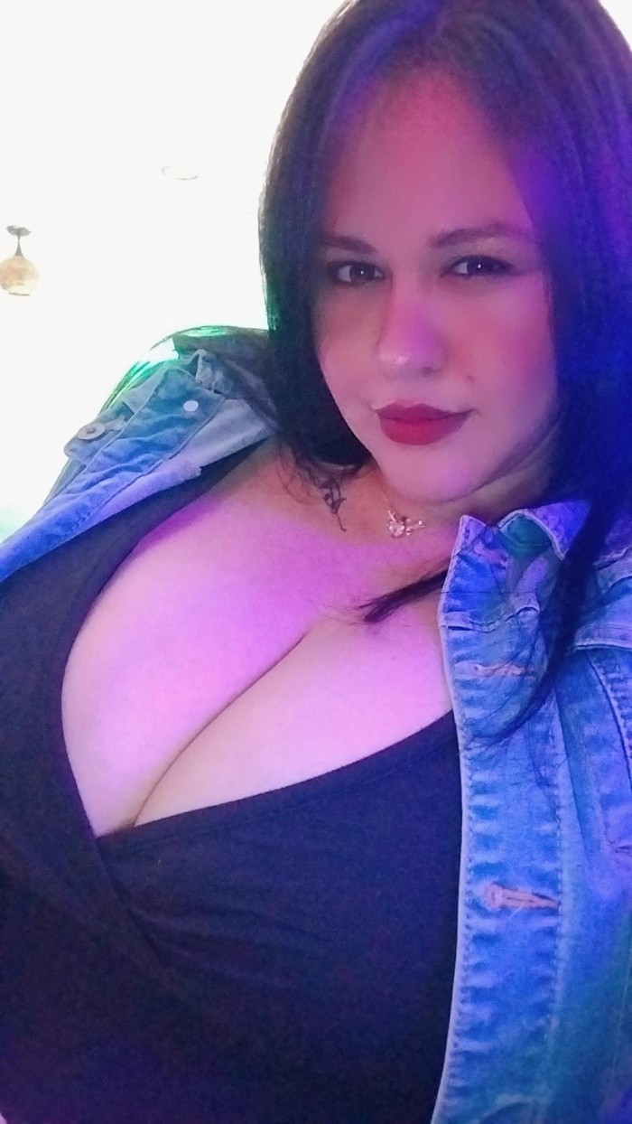 CARLA BRASILEÑA RELLENITA TETONA VICIOSA FIESTERA SALIDAS 24H EN VIC