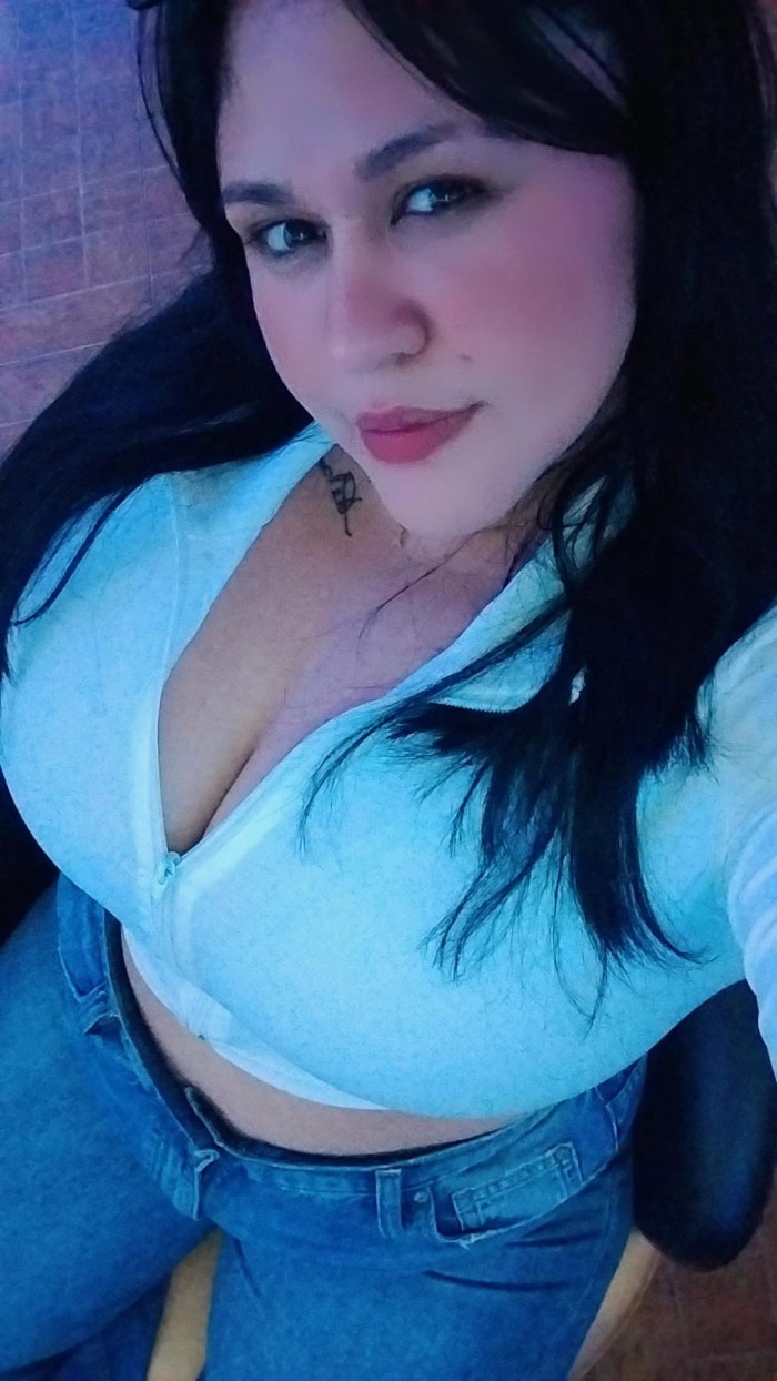 CARLA BRASILEÑA RELLENITA TETONA VICIOSA FIESTERA SALIDAS 24H EN VIC