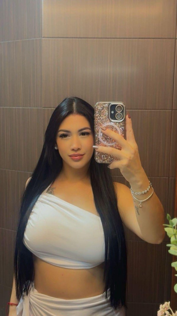 Mia novedad 24 años sin prisas belleza
