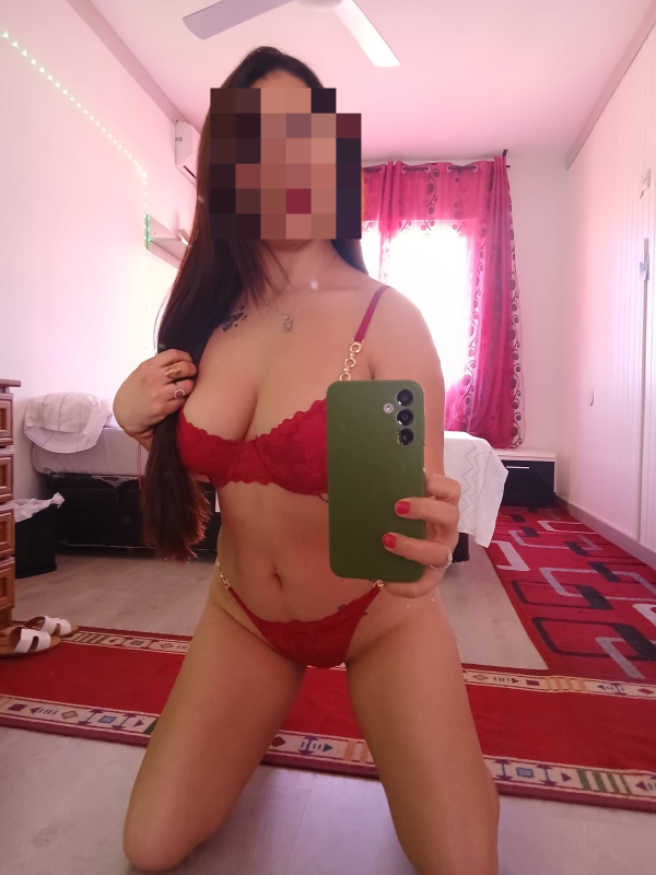 Morena ardiente con ganas de ti !