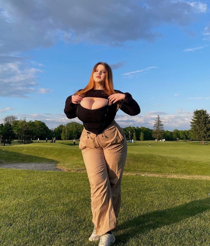 PRIMERA VEZ EN SARRIA TETONA Y CULONA CURVY PISO PV
