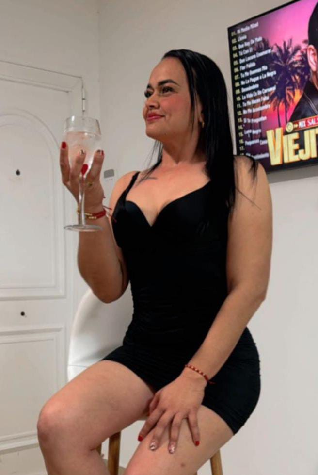 COLOMBIANA SUPER DIVINA Y NUEVESITA EN LA ZONA LINARES