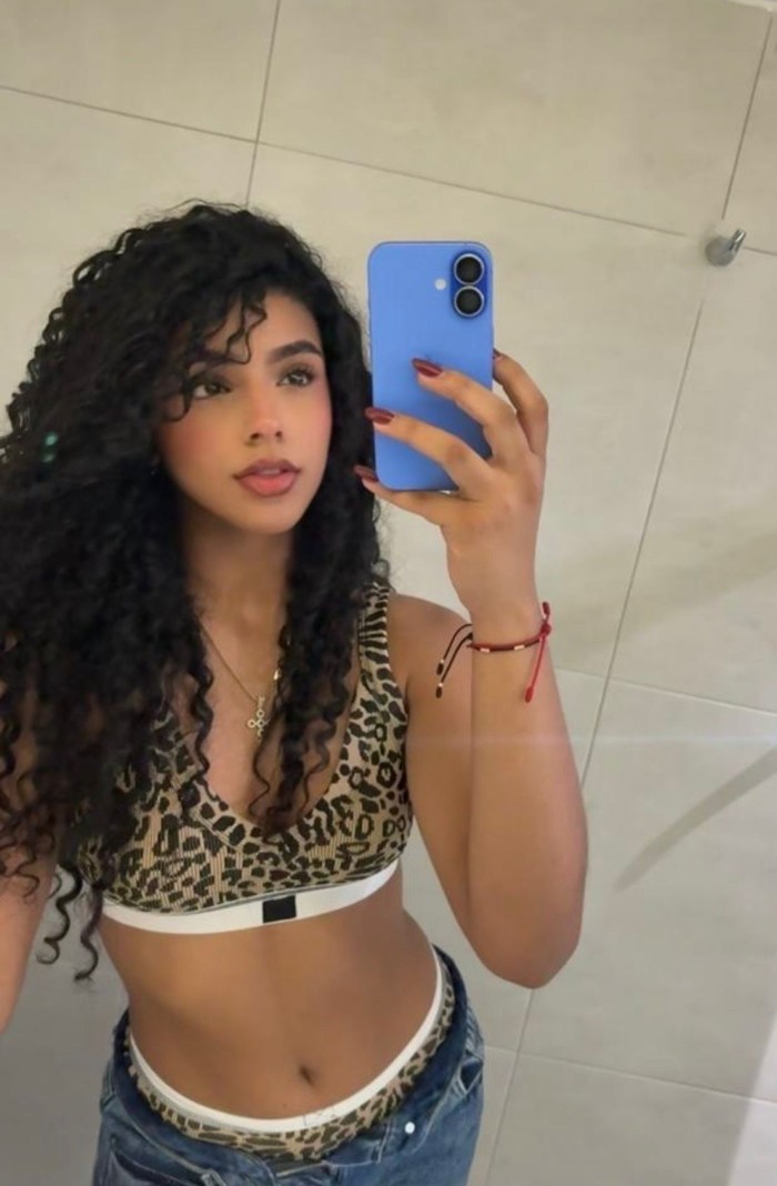 MUJER DESEOSA CON GANAS DE SEXO A TOPE