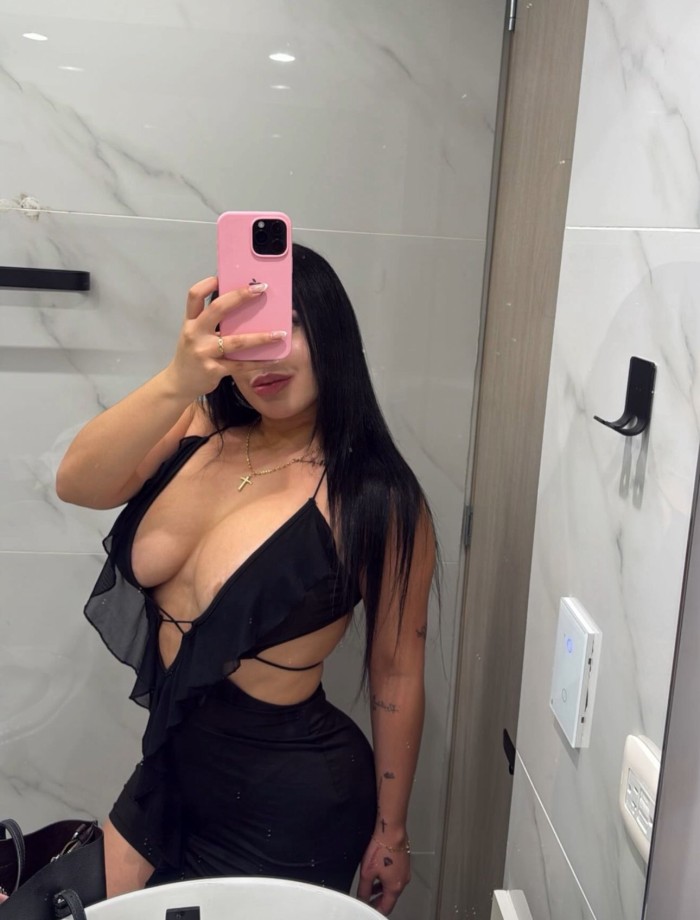 CALIENTES EXOTICA LATINA EN GUADULCE FIESTERA