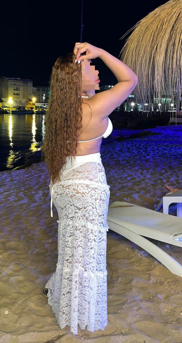 EN VALDEPEÑAS FIESTERA EXPERTA EN DAR PLACER MUY ARDIENT