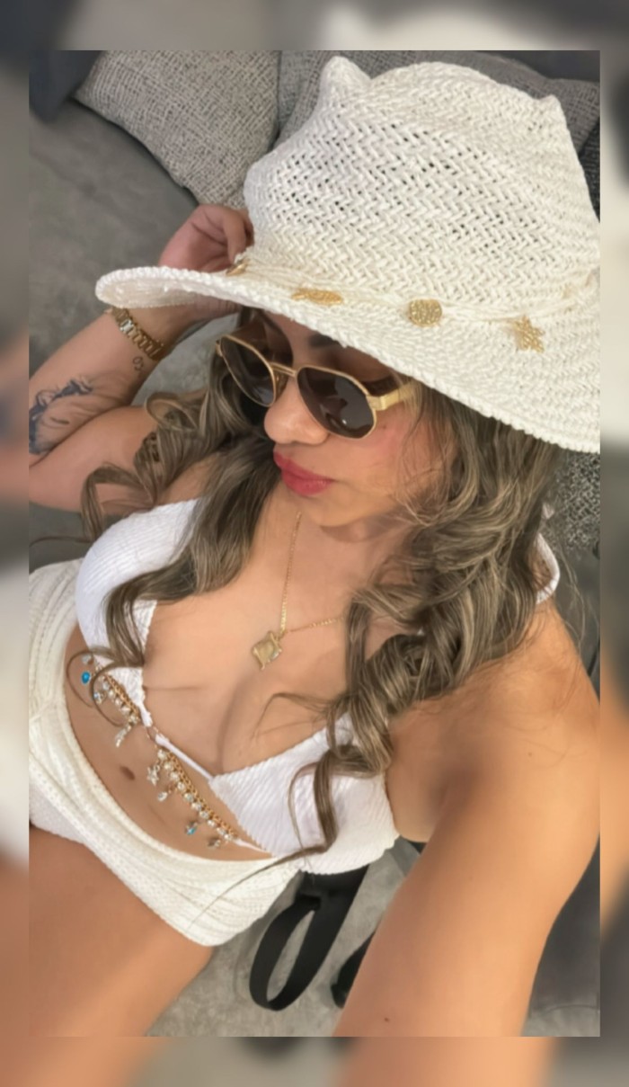 MASAJISTA ATRACTIVA FIESTERA