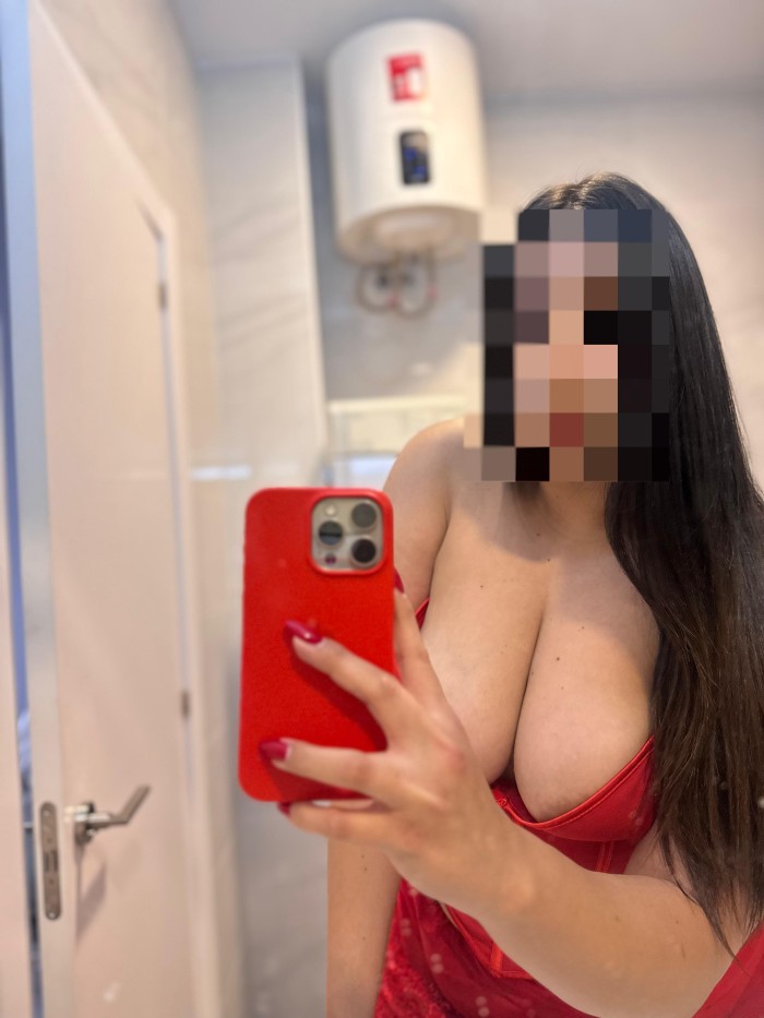 JOVEN venezolana muy atractiva y sensual