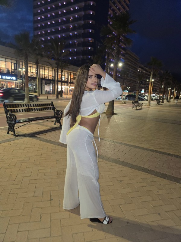 Latina independiente, discreta con fotos actuales