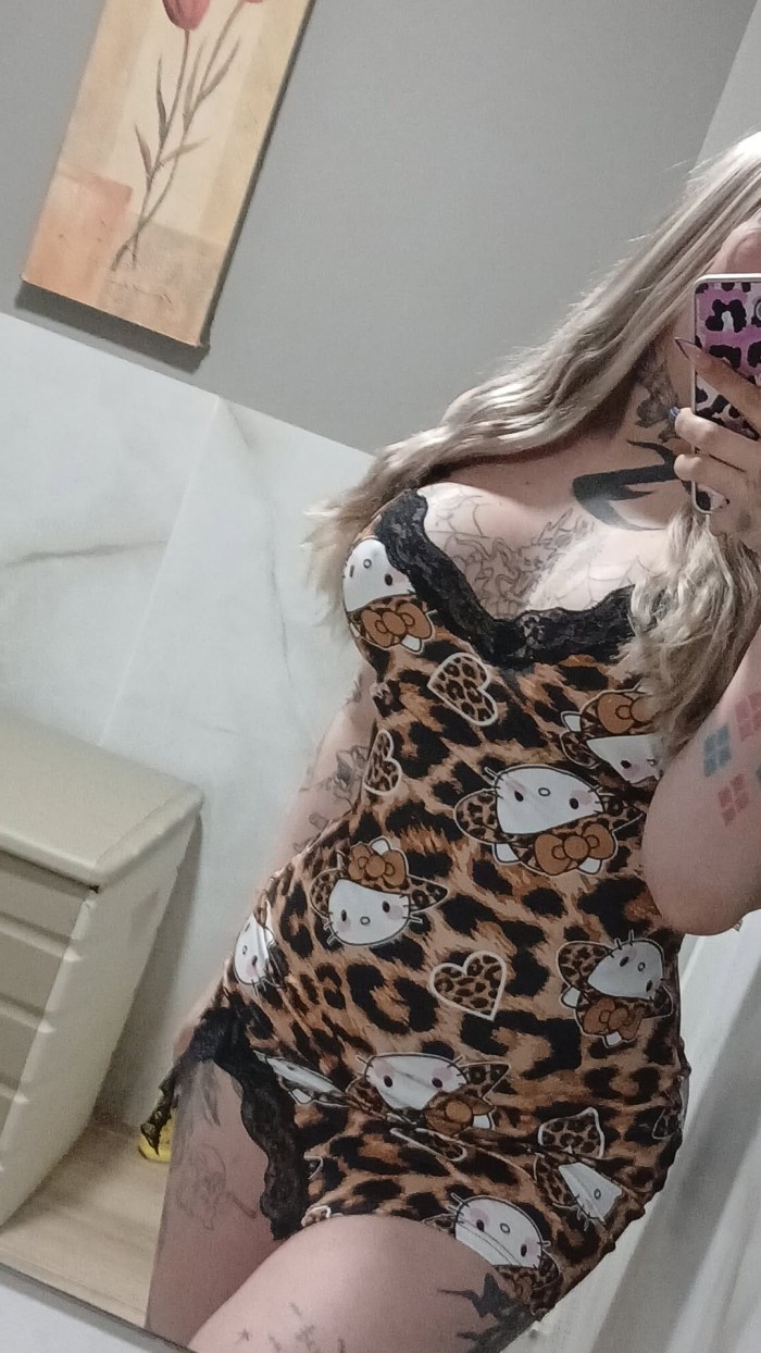 CLOE JOVENCITA MUY CACHONDA ESPERA POR TI