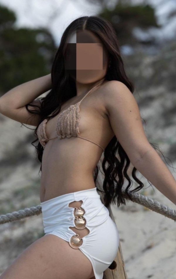 DULCE Y ENCANTADORA LATINA