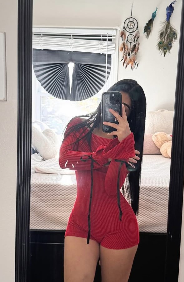 BELLA Y SEDUCTORA