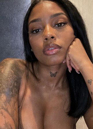 MORENA CON CULAZO SUPERLATIVO Y EXQUISITO