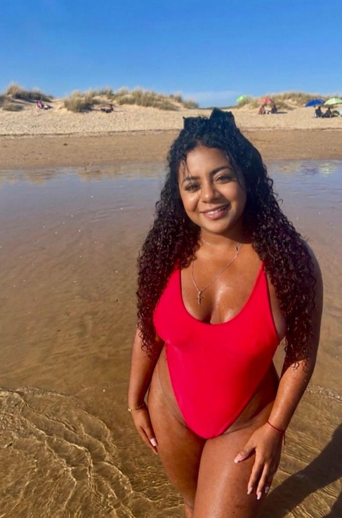 EN FUENTEPIÑA DIOSA DEL PLACER COMPLACIENTE