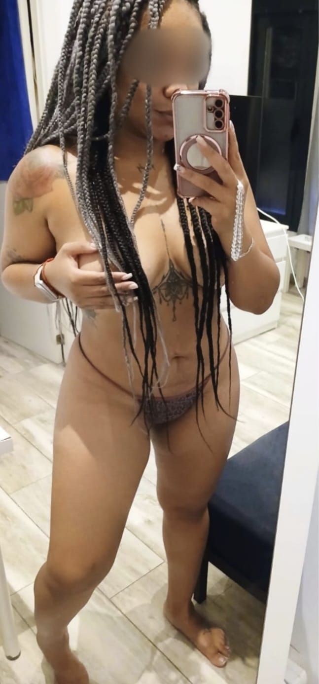 HERMOSA MORENAZA ARDIENTE FIESTERA CACHONDA