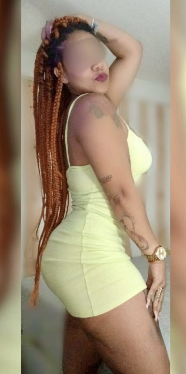 HERMOSA MORENAZA ARDIENTE FIESTERA CACHONDA