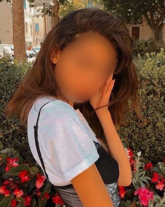 EN ALGECIRAS…HERMOSA ANDALUZA  SENSUAL