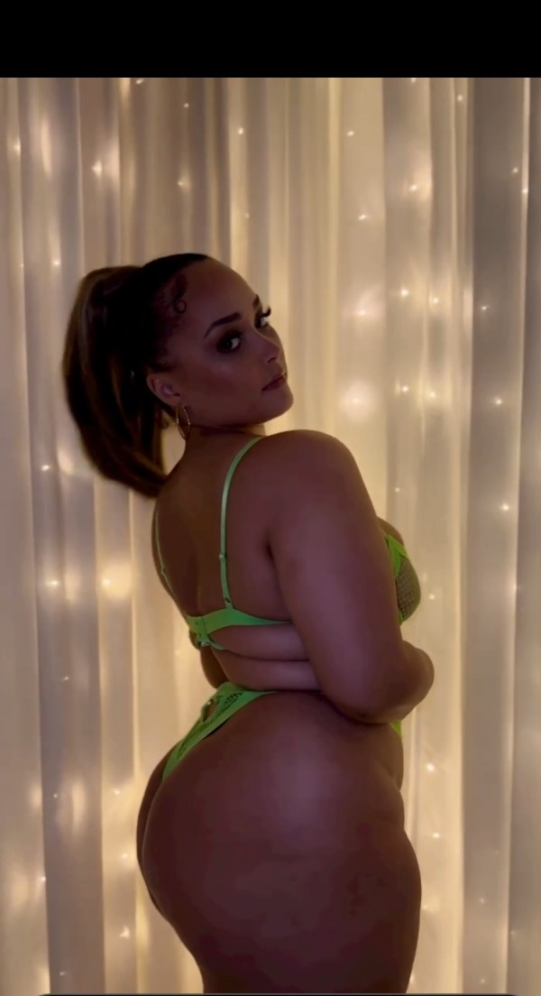 Tu chica SUPER CARIÑOSA BESUCONA