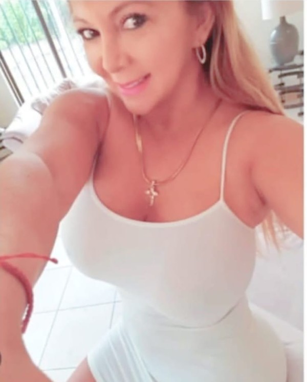 RECIEN LLEGADA RUBIA EXQUISITA CARIÑOSA FIESTERA