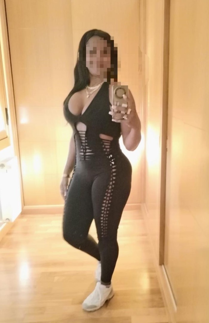 BELLISIMA Y SALVAJE EN SAMA DE LANGREO.