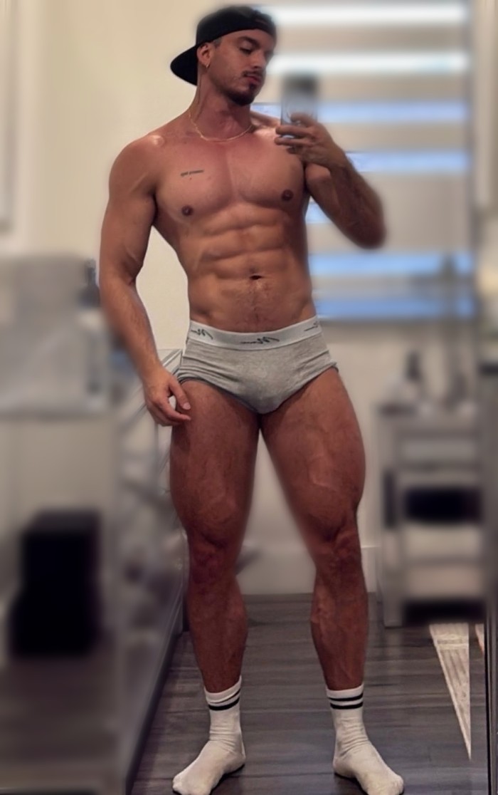 NOVEDAD, pollón cuerpo de GYM. FOLLAMOS AHORA?