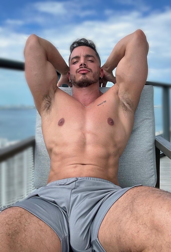 NOVEDAD, pollón cuerpo de GYM. FOLLAMOS AHORA?