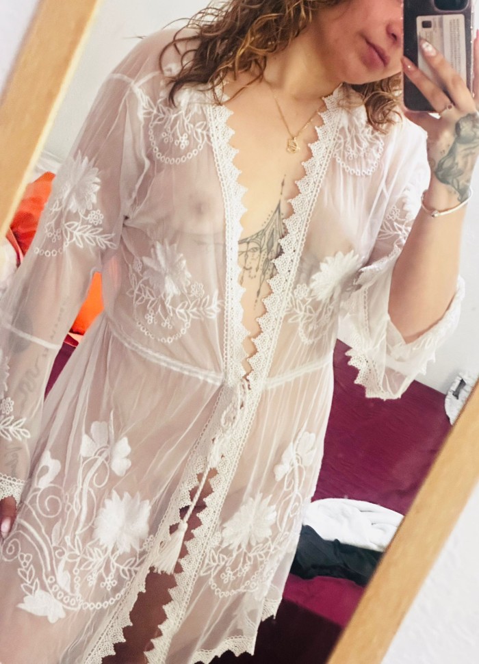 MUJER TRAVIESA CON GANAS DE UNA BUENA FOLLADA
