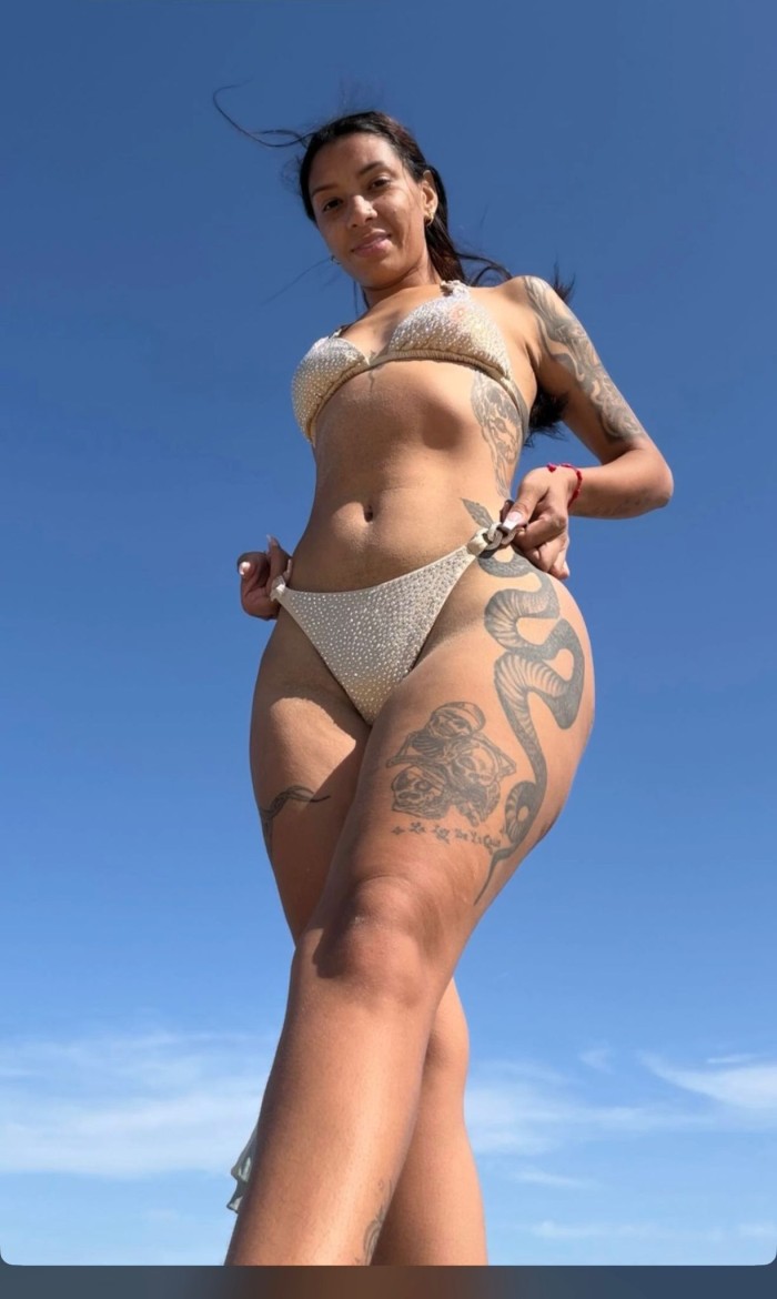 Chica joven candente guapa muy sexy