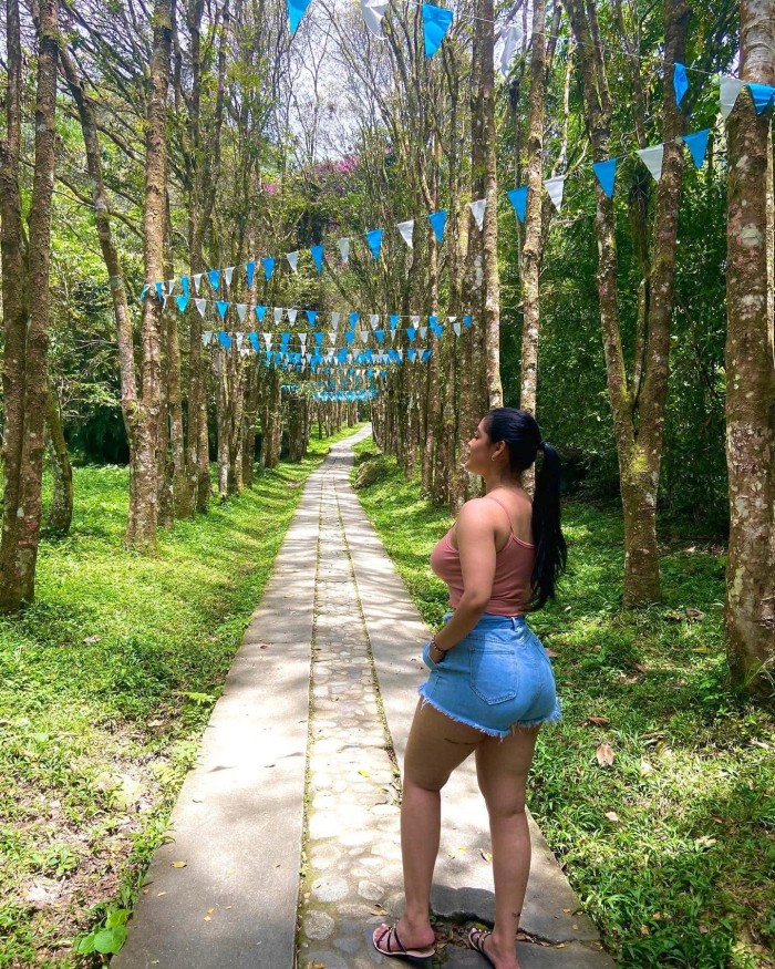 Dulce morena con un culazo en orense