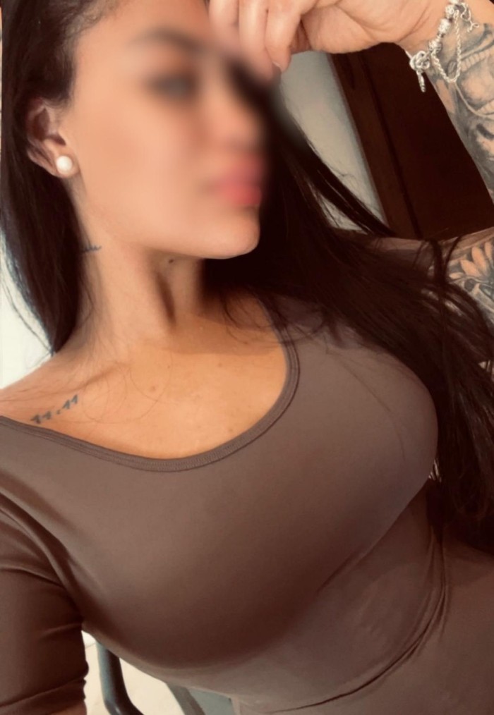 AMIGAS ,MORENA Y RUBIA SALIDAS 24H