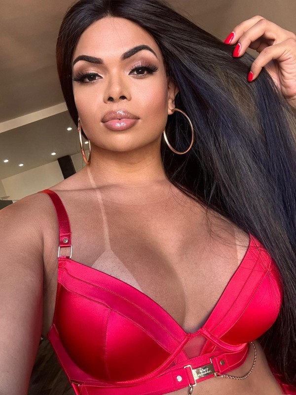 Latina exotica piel canela pocos DIAS