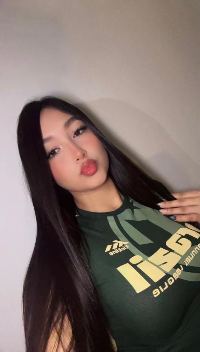 Bonita chica de lujo super top