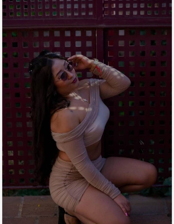 Sara 21 añosguapa Fiestera te chupo a pelo