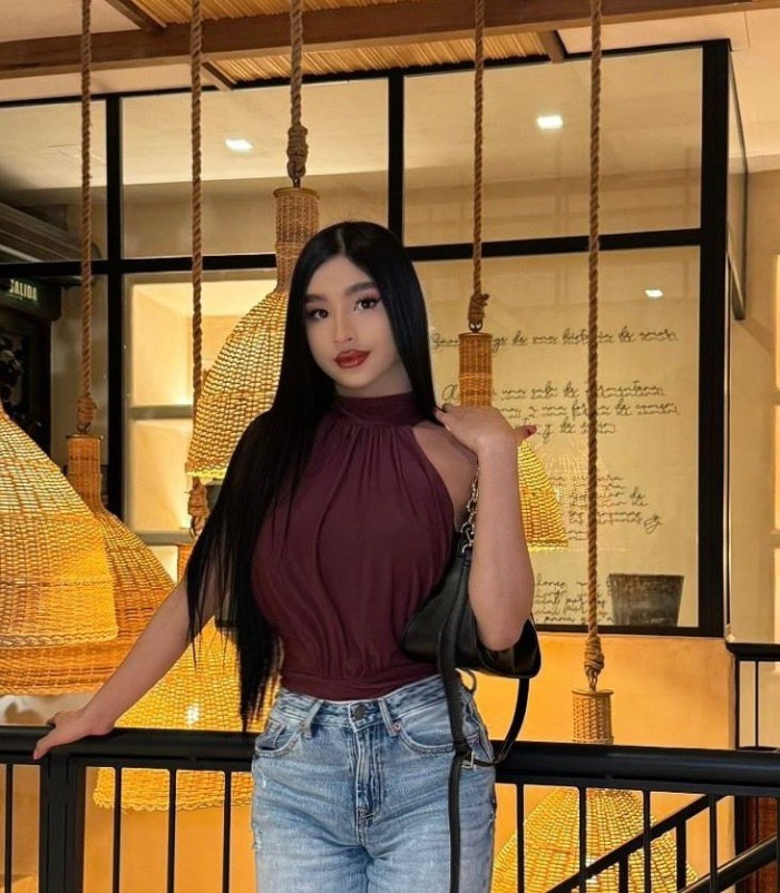 CHICA TRANS PRECIOSA EXQUISITA Y COMPLACIENTE