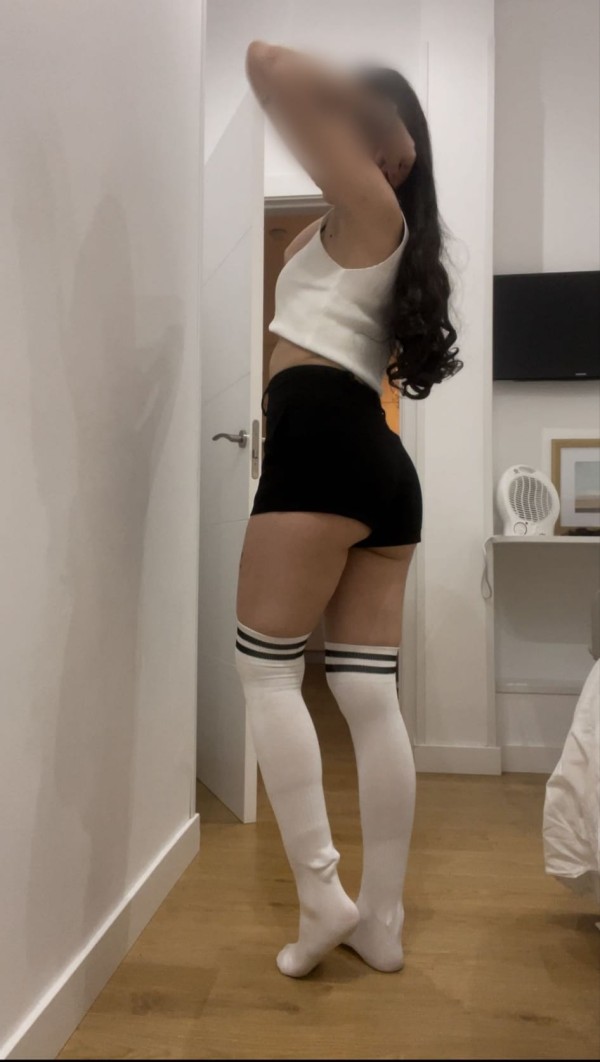 CRISTINA ESPAÑOLA MORENA DELGADITA SUPER ENCANTADORA….
